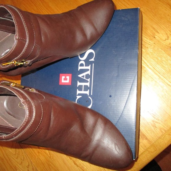 Chaps Dark Brown Size 9.5B - only worn a few times - Picture 7 of 8